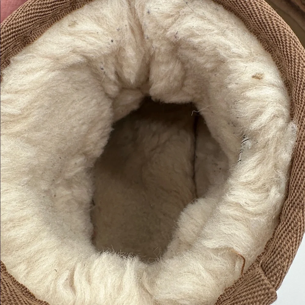 UGG classic mini